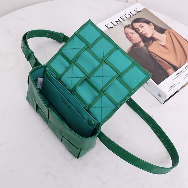 ボッテガヴェネタバッグ全体デザイン